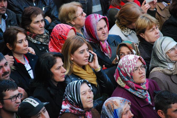 MHP LİDERi DEVLET BAHÇELİ AKHİSARLILAR İLE BULUŞTU